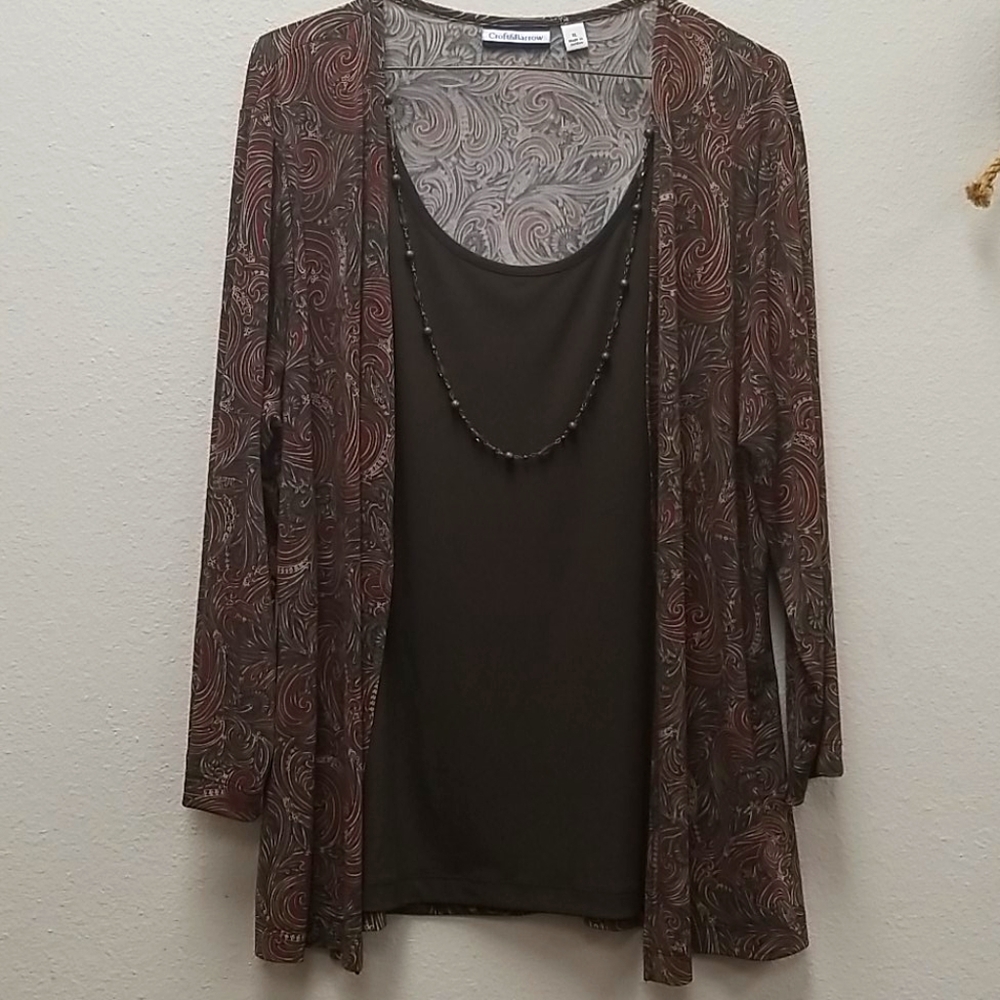 EUC XL Croft&Barrow top with necklace
